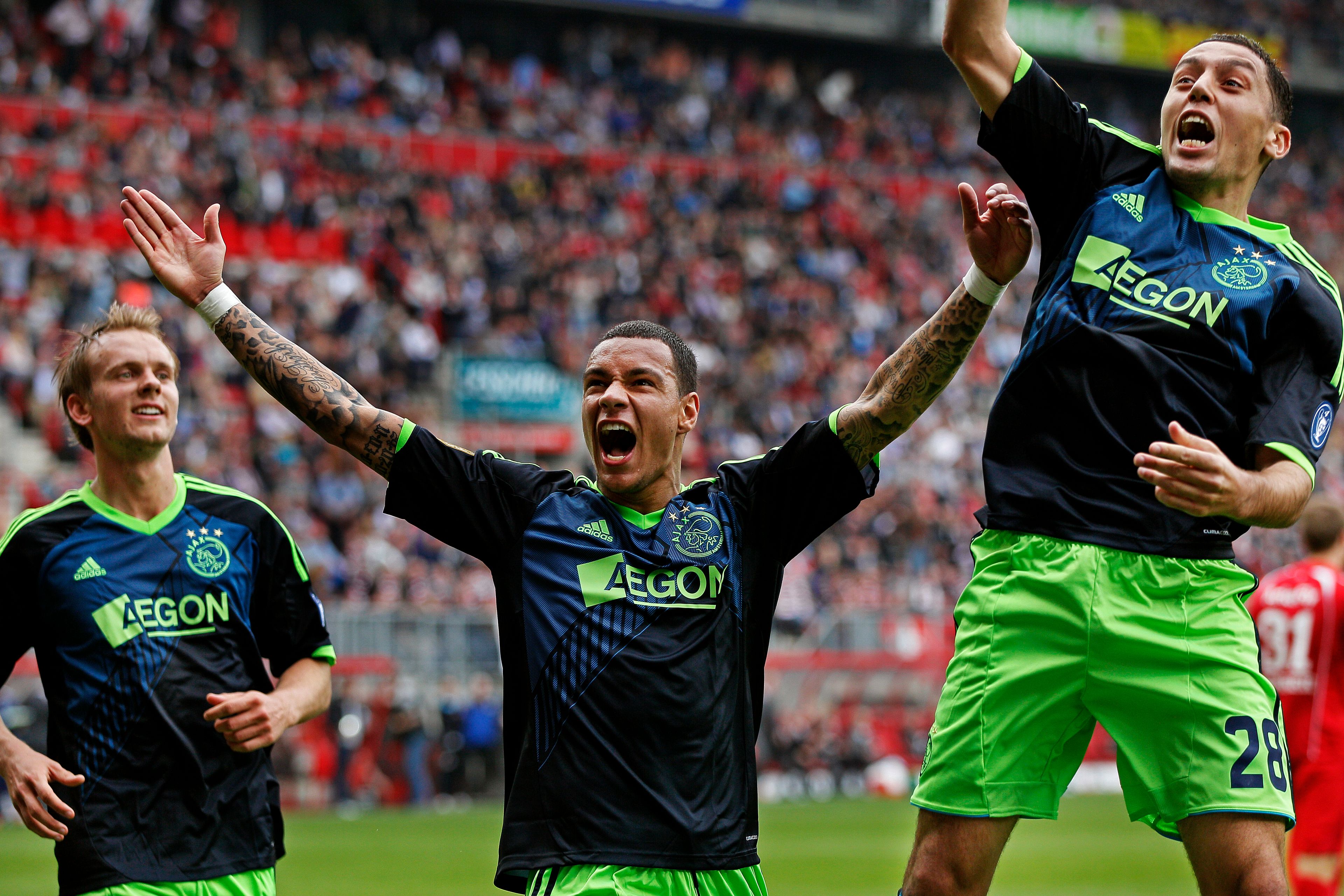 29 april 2012, FC Twente - Ajax: Siem de Jong, Gregory van der Wiel en Ismail Aissati tijdens de Eredivisie wedstrijd in de Grolsch Veste, Enschede.